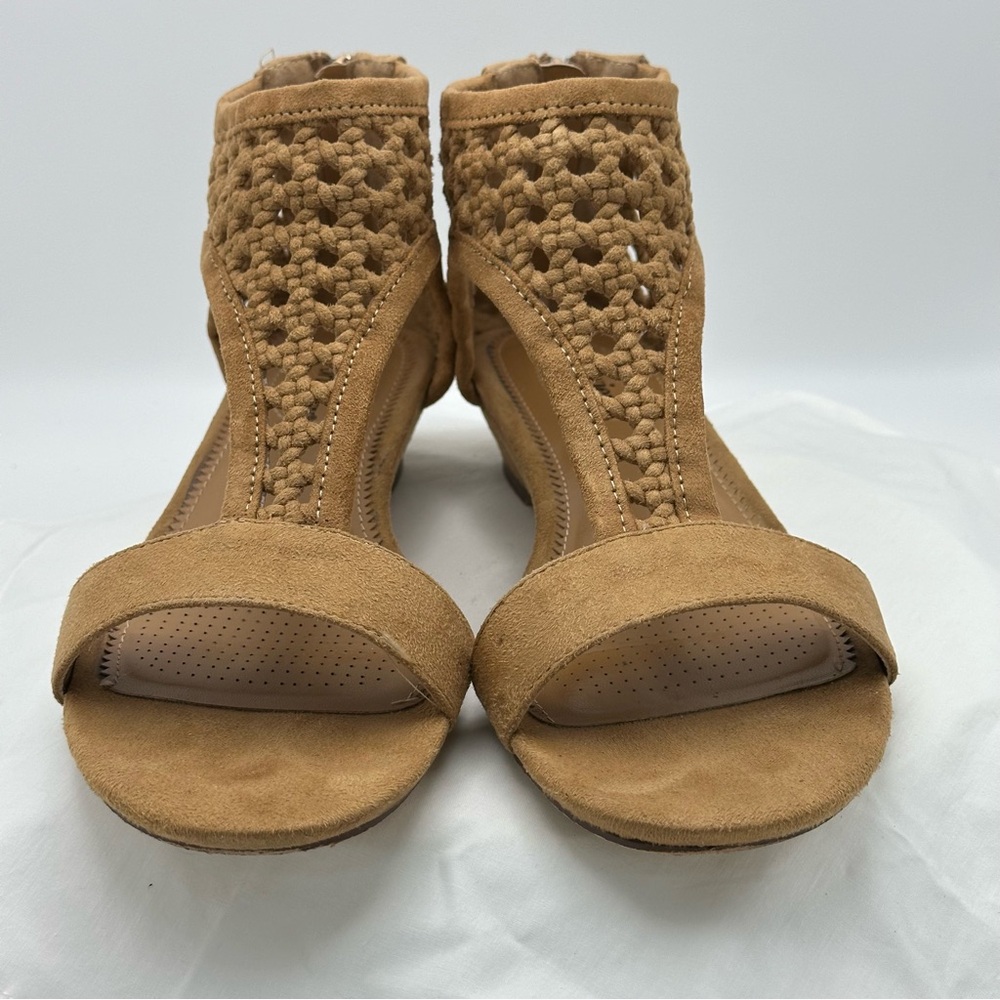 CONFORTVIEW Harper Tan Back Zip Wedge Sandals Sz 9M - Picture 5 of 12